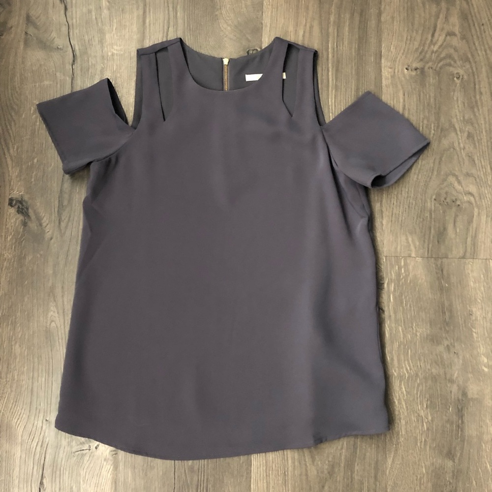 Cooper and Ella gray cold shoulder top xs